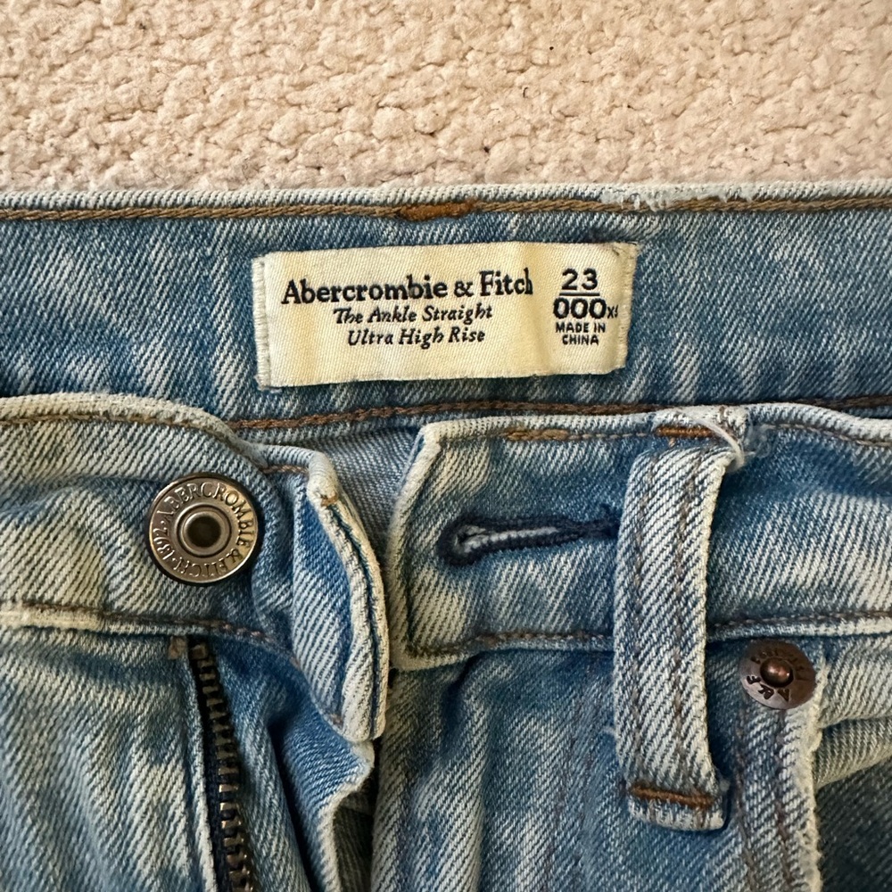 Abercrombie & Fitch Light Blue Ankle Straight Jeans